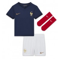 Fotballdrakt Barn Frankrike Theo Hernandez #22 Hjemmedraktsett VM 2022 Kortermet (+ Korte bukser)
